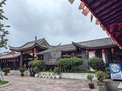 -慈城服务区-停车场