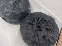 黑猪肉黑金包-李与白包子铺(桐梓林店)