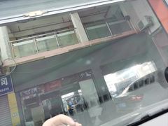 -鲨鱼皮汽车凹陷玻璃修复(静安店)