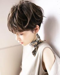 -变画·发型STUDIO