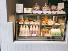 面包甜点陈列柜-喜茶(广州中山六路店)