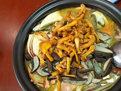 -菌之家·专业纯野生菌火锅·特色炒菌