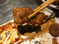 低调五花肉-狼遇见羊烧烤·现穿现烤(旧宫店)