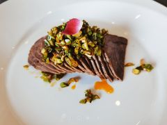 泰芹牛肉-世博源公馆·本帮融合菜·主题包厢·江景餐厅