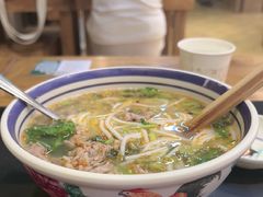 -云阿蛮云南生烫牛肉米线(奉贤路店)