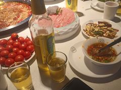 -茅草房·河畔园林火锅