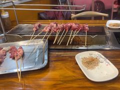 -哈尔滨小酒馆·鲜肉现穿自助烧烤(康新花园店)