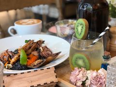 -FLOVIE FLORIST CAFE