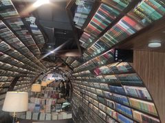 -钟书阁(珍园店)