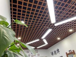 -V8潮牌·接发烫染连锁