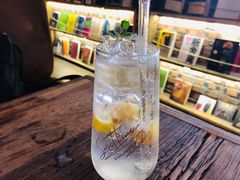 柠檬气泡水-栖·咖啡