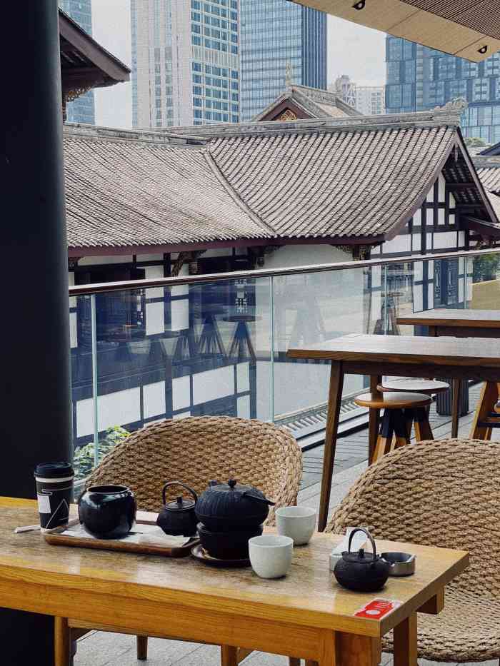 宜北町(太古里二店)-"这么冷的天,他家里里外外还坐满了,真的是.