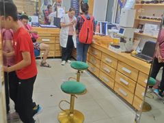 -豪门视光·星趣控·蔡司依视路眼镜代理商(中央大街店)