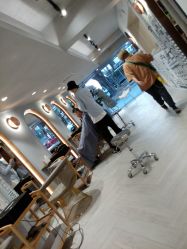 -苏豪路易士·嘉玛发廊