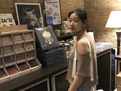 -钟书阁(松江泰晤士小镇店)