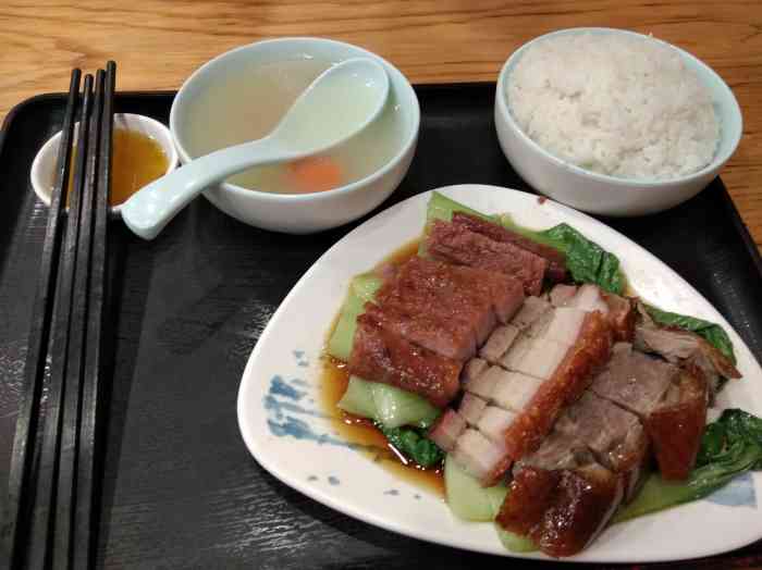 和裕深井烧鹅(和平店)-"服务非常nice,外卖送的很快,服务满分.