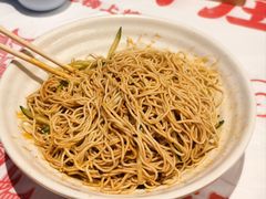 -肥肥虾庄·金牌油焖大虾(汉街SKP店)
