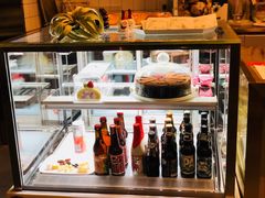 面包甜点陈列柜-KYO COFFEE(胶州路店)