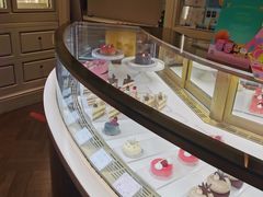面包甜点陈列柜-PAUL LAFAYET 法式甜品(港汇广场店)
