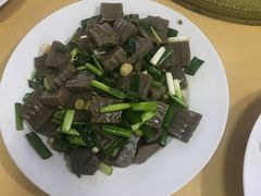 -华龙特色大骨鸡农家菜馆