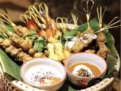 -席娜卡琳火车铁道夜市