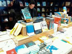 -钟书阁(松江泰晤士小镇店)