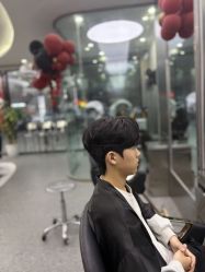 -MOVAN  HAIR莫凡匠人发型屋