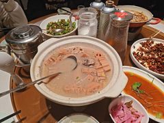 -自己人·宜昌菜(水悦城店)