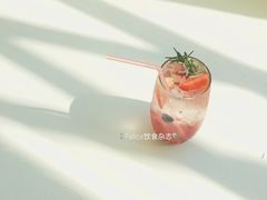 多莓气泡水-UP ON AIR