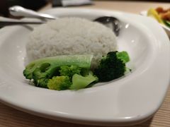 -佰搭果·广式茶餐厅(西华路店)