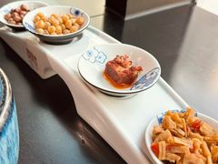 -凤凰湘语·平价海鲜餐厅(浦东旗舰店)