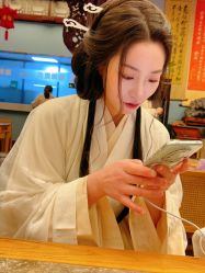-一揽芳华汉服旗袍体验馆(拙政园店)