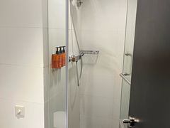 -桔子酒店(上海西藏北路地铁站店)