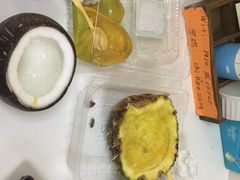 -志龙皇冠吃货椰子铺