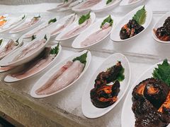-雍容荟帝王蟹活龙虾展台自助(IFS黑金店)