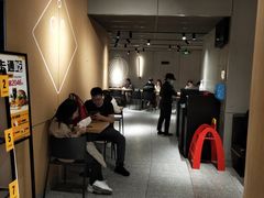 大堂-麦当劳(中山公园龙之梦店)