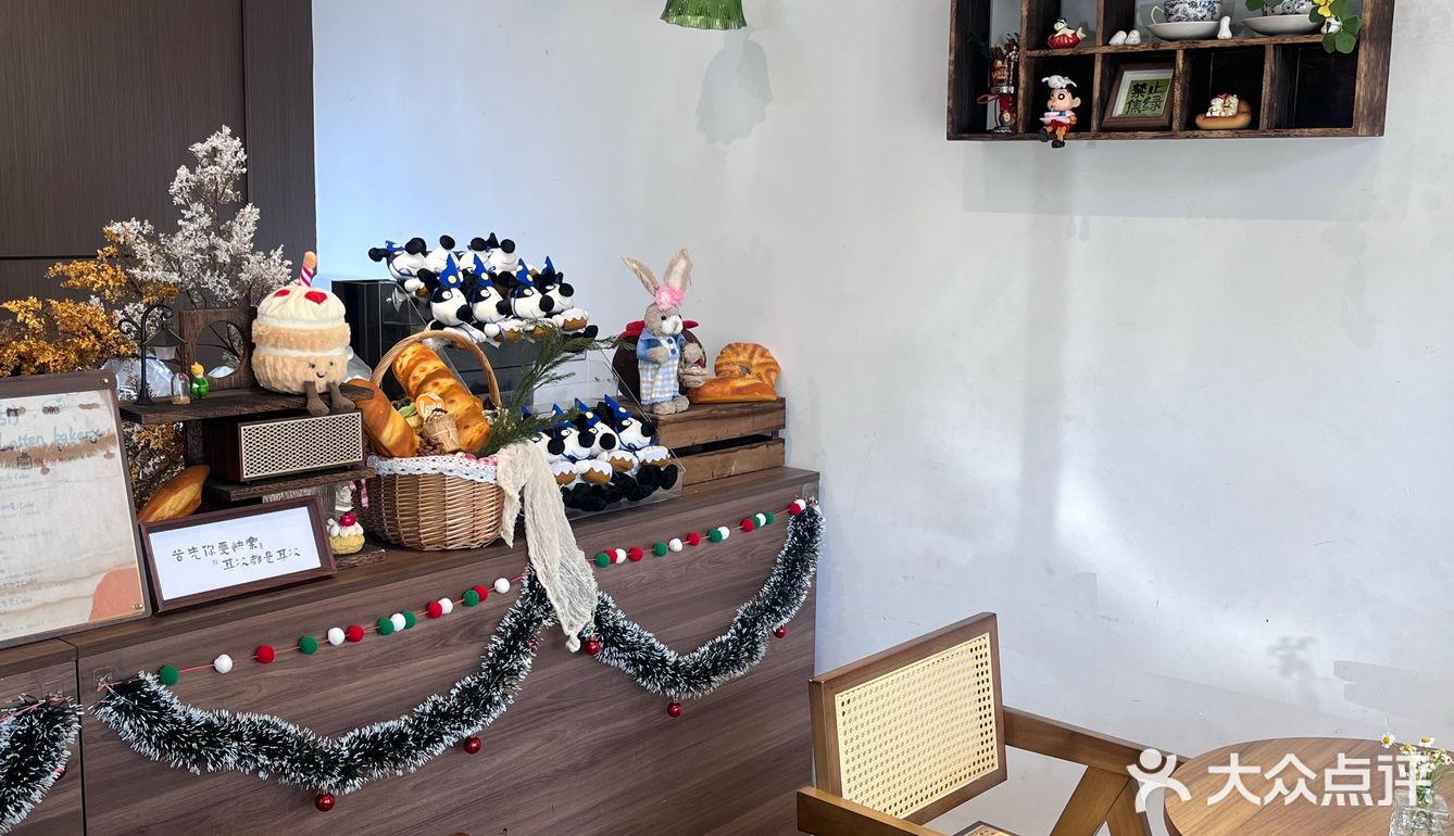 ㅤ 值得一试就是他们家甜品，圣诞树和蓝莓塔一点都不踩雷！