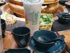 -湊湊火锅·茶憩(南京东路悦荟店)