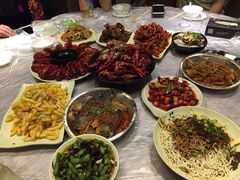 -巴厘龙虾·榜首油焖大虾(音乐学院·沿江酒馆店)