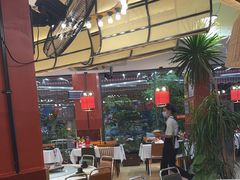 -刘姐啤酒鱼民族演艺餐厅(西街总店)