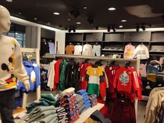 -H&M(鹏欣水游城店)