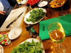 -ROAST coffee & eatery