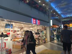 -名创优品(江南新地店)