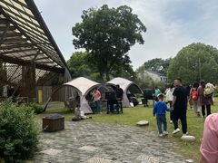 -田园东方蜜桃村的田野营地