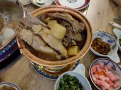-毛辣果·贵州红酸汤牛肉火锅(西单店)