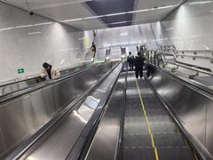 -红土地(地铁站)