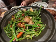 干锅五花肉芸豆丝-云海肴·汽锅鸡·云南代表菜(浦江欢乐颂店)