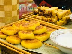 煎粘豆包-闯关东东北农家菜(崂山石老人店)