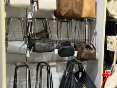 -H&M(鹏欣水游城店)