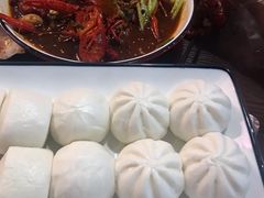 -虾弄弄海派小龙虾·牛羊蝎子火锅